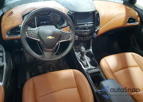 2018 Chevrolet Cruze Premier z USA, uszkodzony, nr VIN 1G1BF5SM1J7143836